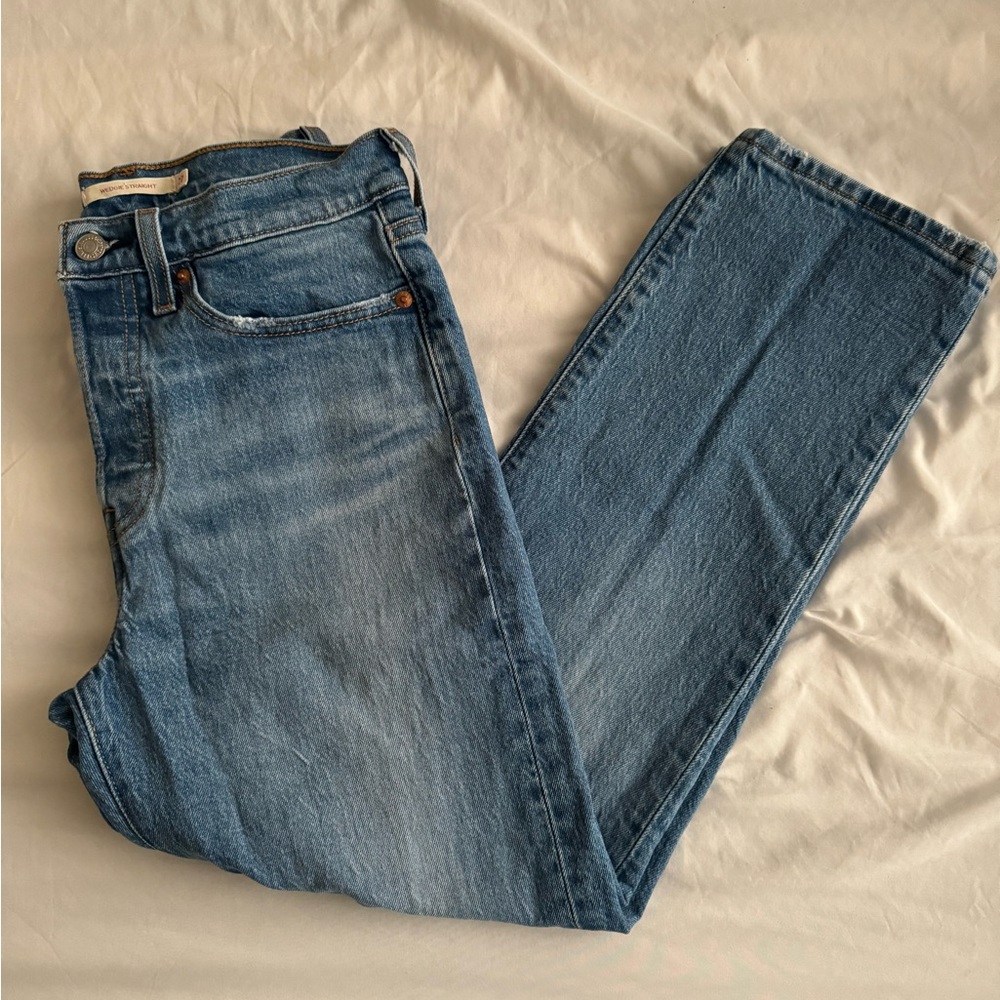 Levi’s Wedgie Straight Medium Wash Jeans